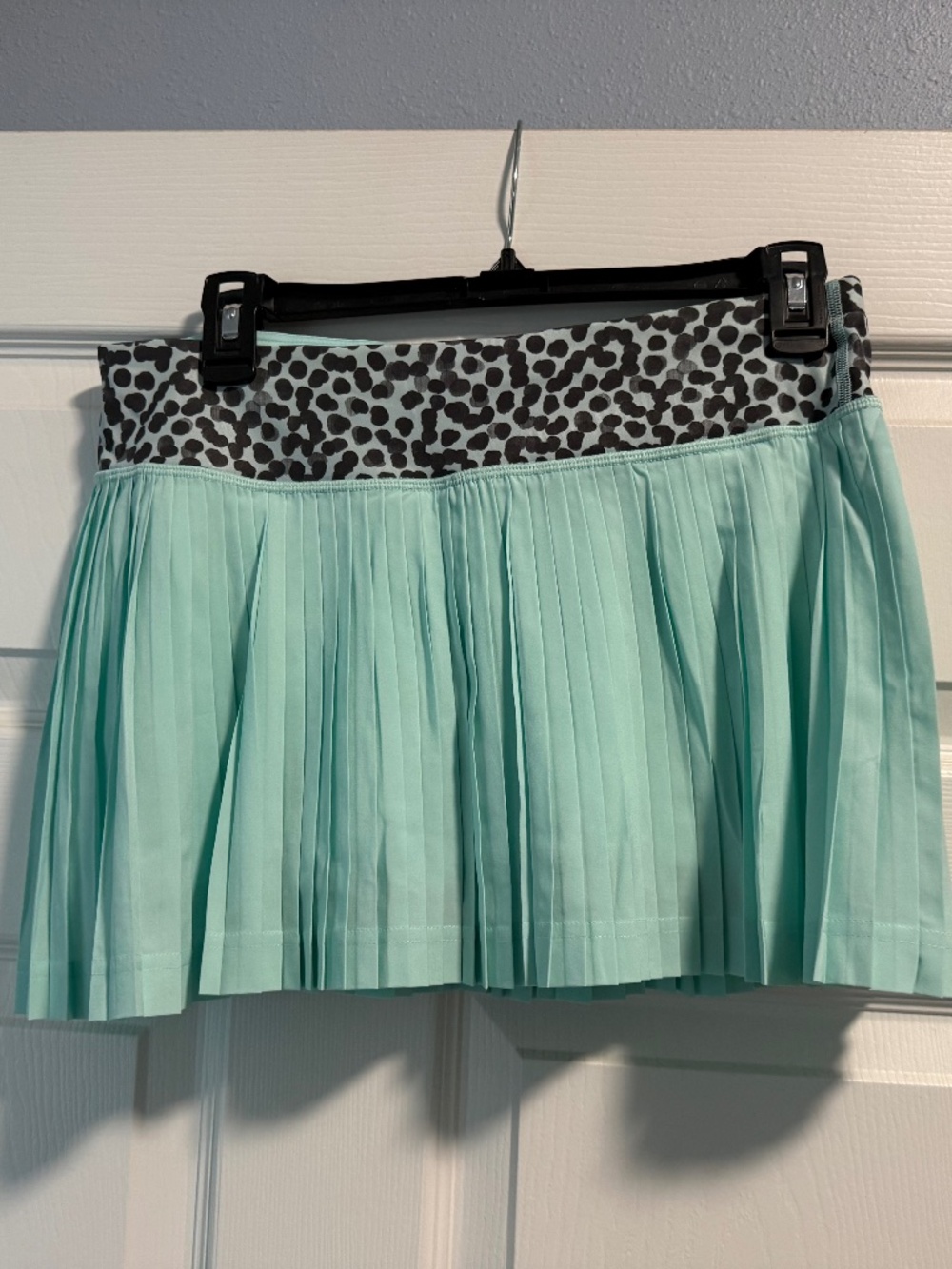 EUC Rare Sz 6 Lulu Athletica Pleat to Street Skirt Tranquil Blue/Ace Spot